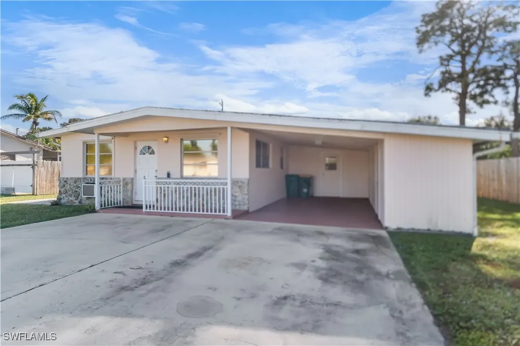 4820 Barcelona Circle Naples FL 34112