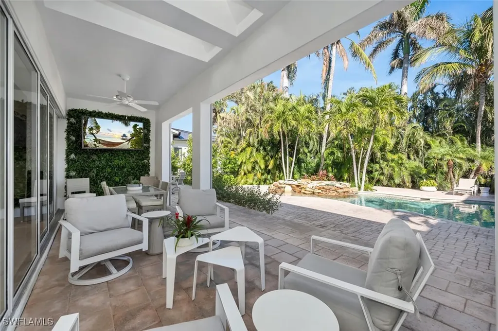 405 Rudder Road Naples FL 34102