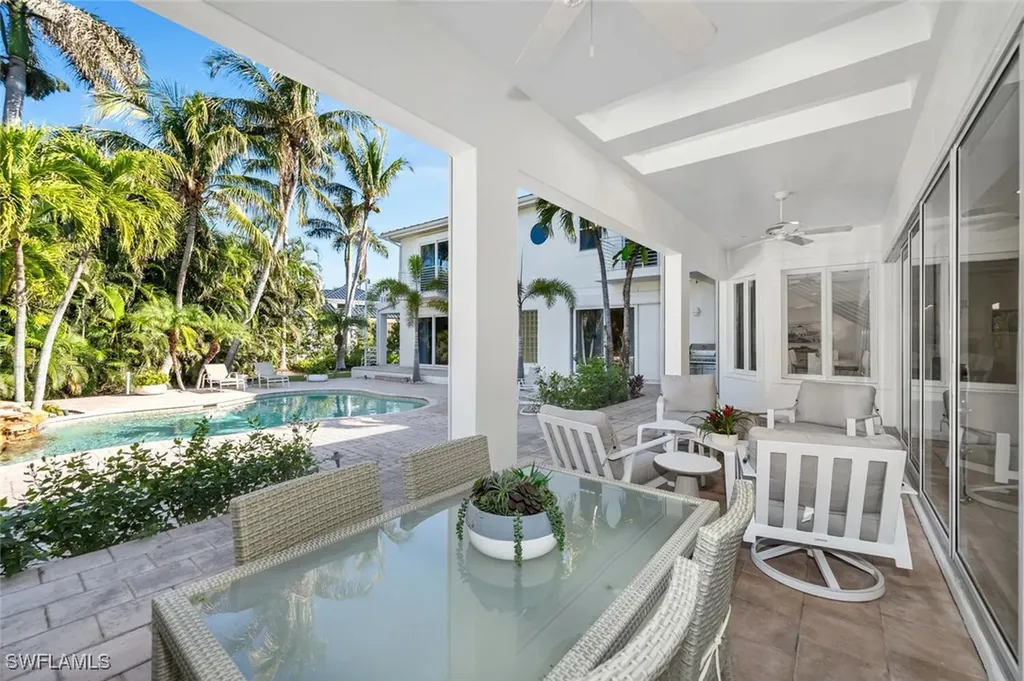 405 Rudder Road Naples FL 34102