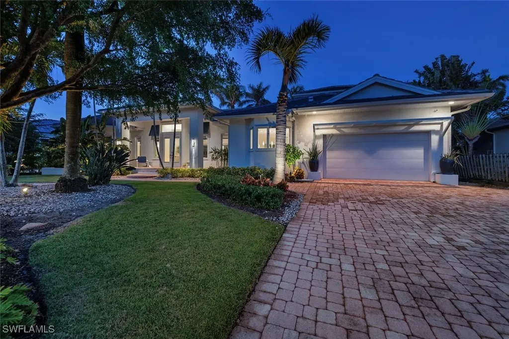 405 Rudder Road Naples FL 34102