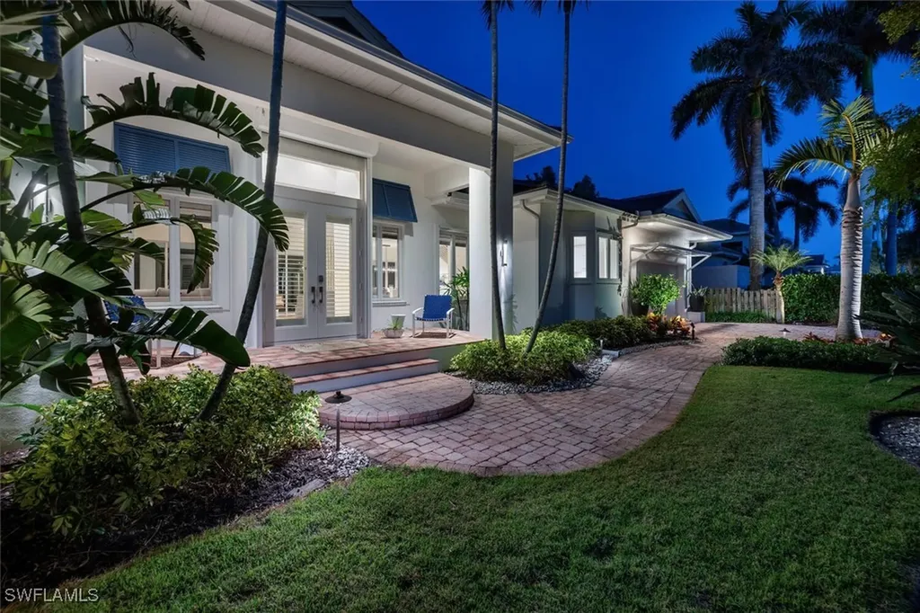 405 Rudder Road Naples FL 34102