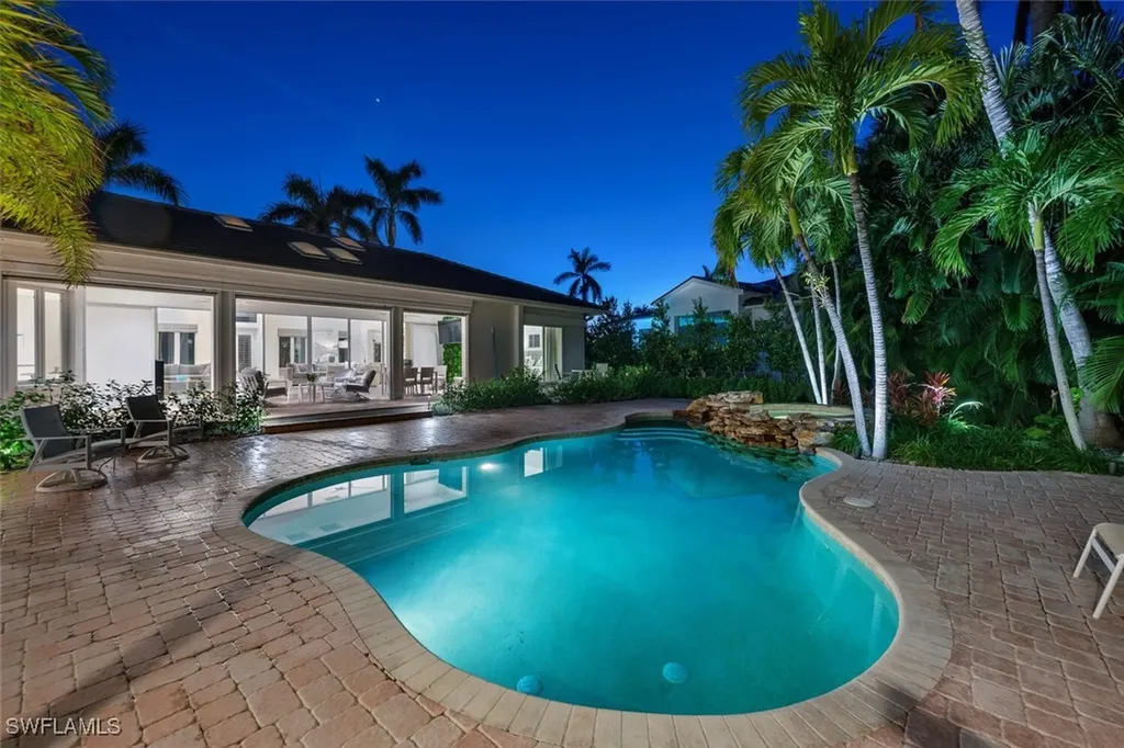 405 Rudder Road Naples FL 34102