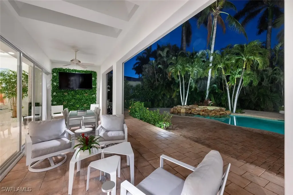 405 Rudder Road Naples FL 34102