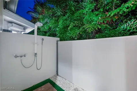 405 Rudder Road Naples FL 34102