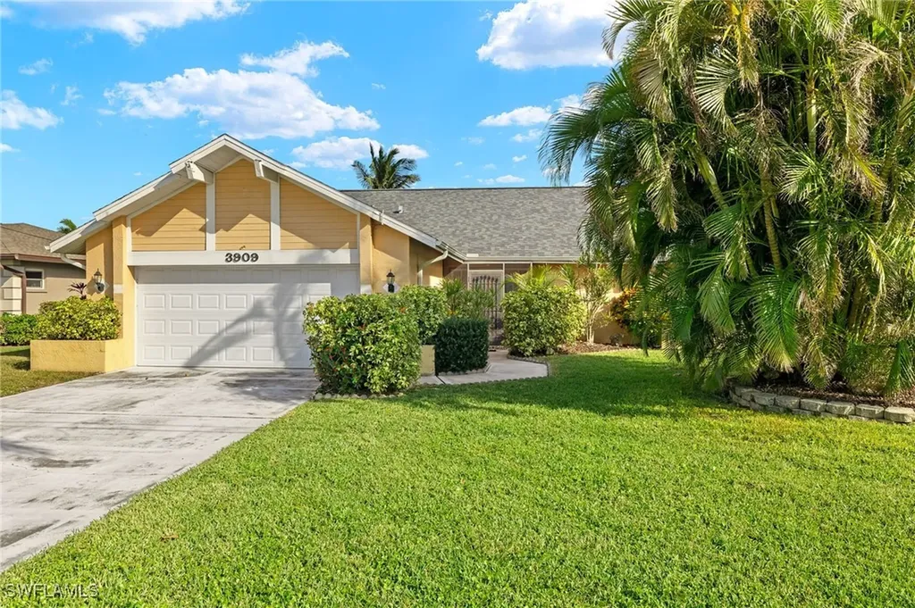 3909 SE 1st Avenue Cape Coral FL 33904