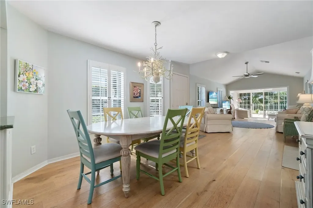 832 Rue Deville Naples FL 34108