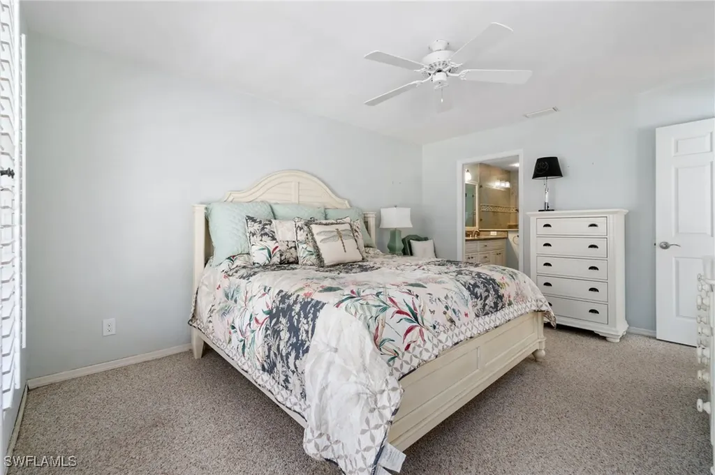 832 Rue Deville Naples FL 34108
