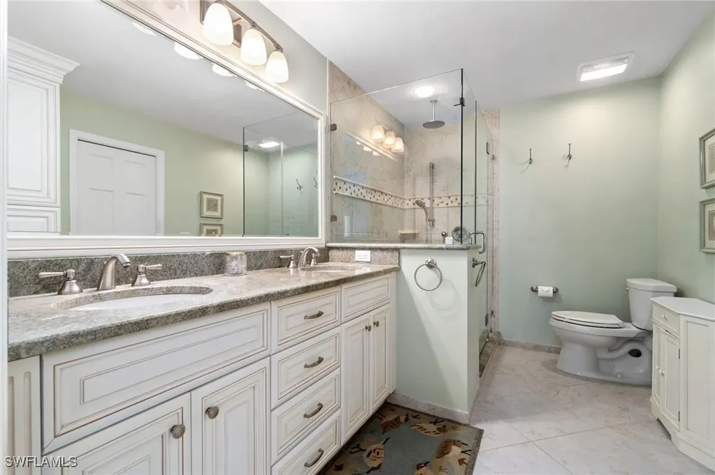 832 Rue Deville Naples FL 34108