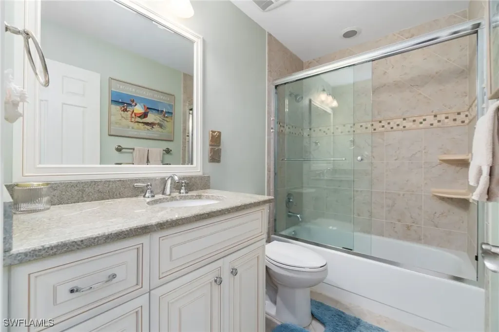 832 Rue Deville Naples FL 34108