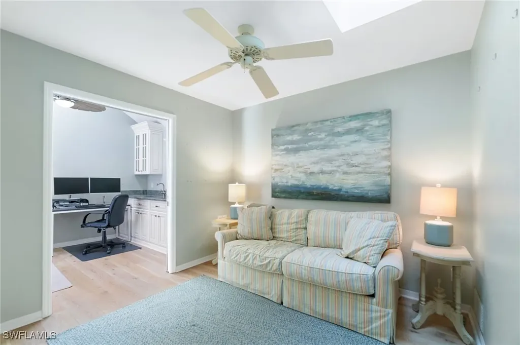 832 Rue Deville Naples FL 34108