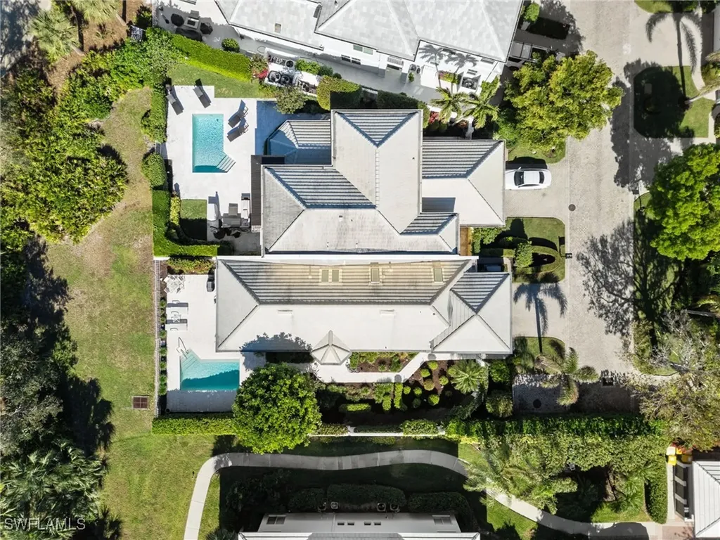 832 Rue Deville Naples FL 34108