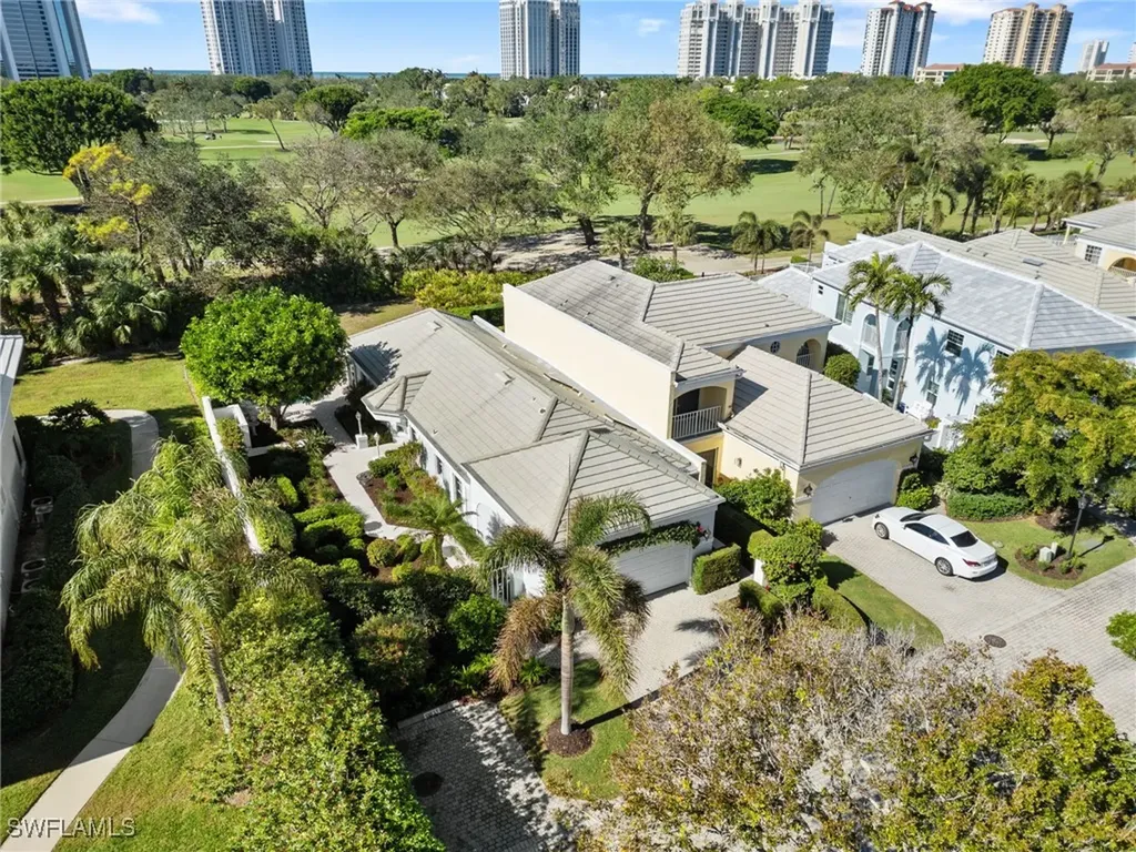 832 Rue Deville Naples FL 34108
