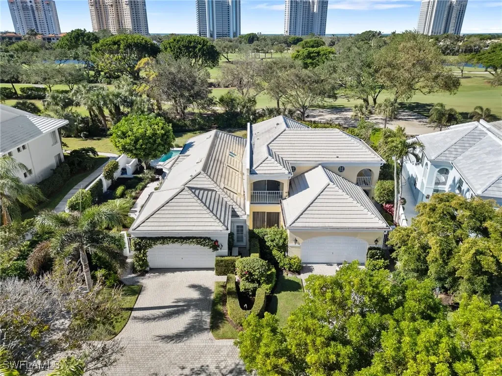 832 Rue Deville Naples FL 34108