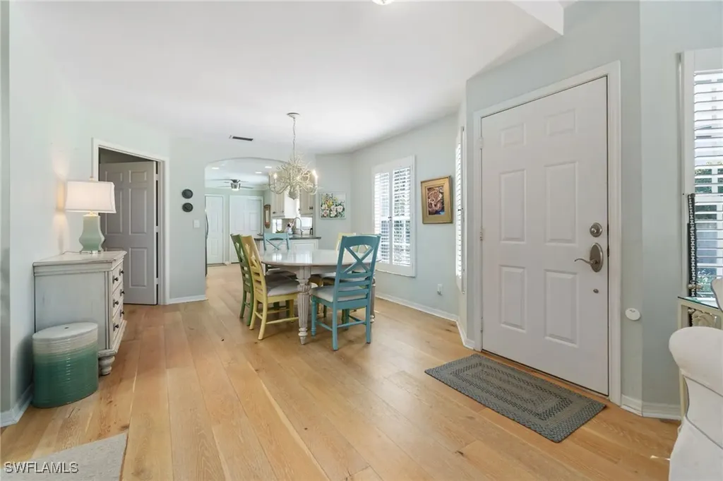 832 Rue Deville Naples FL 34108
