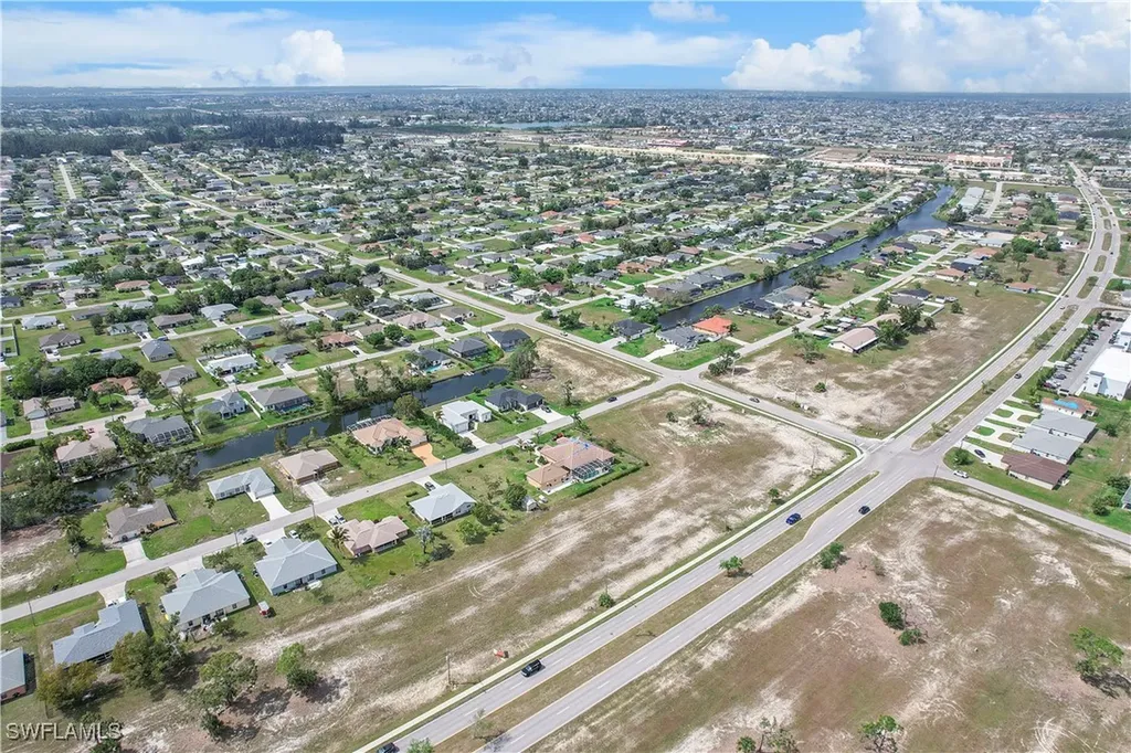 1016 Skyline Boulevard Cape Coral FL 33991