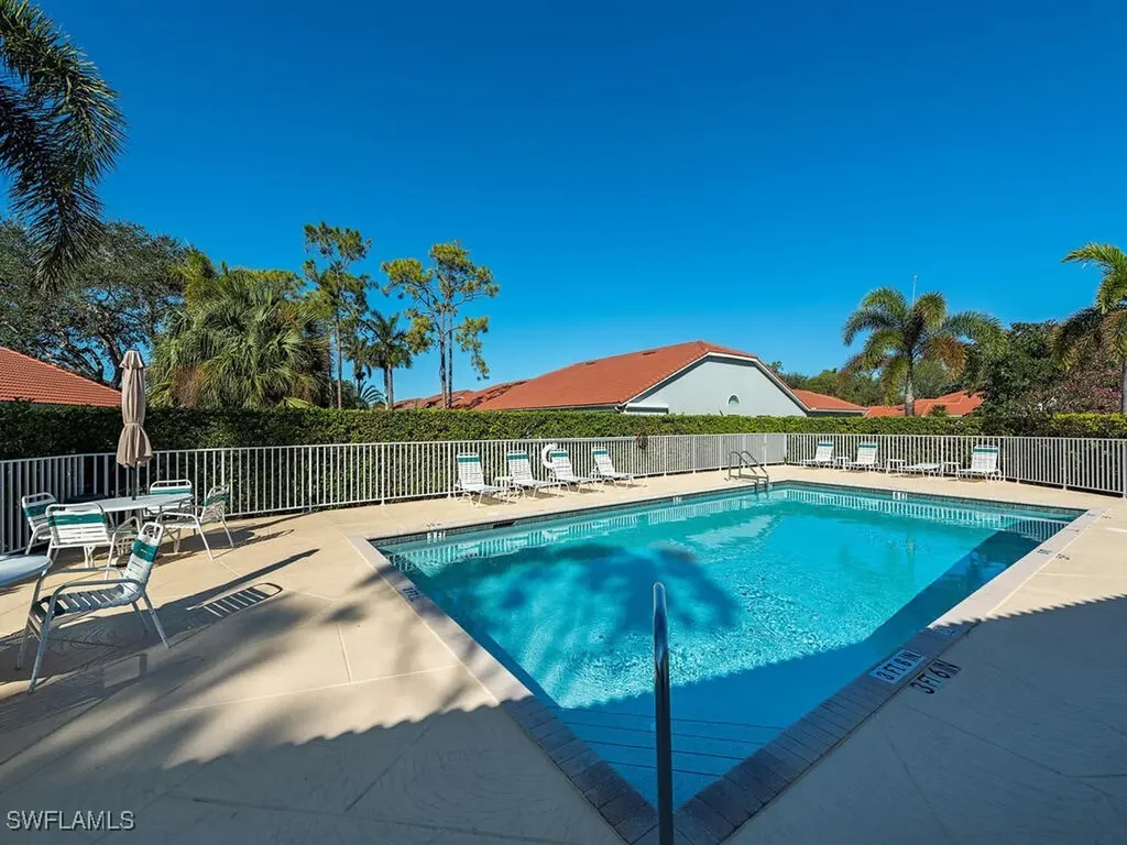 252 Melrose Place Naples FL 34104