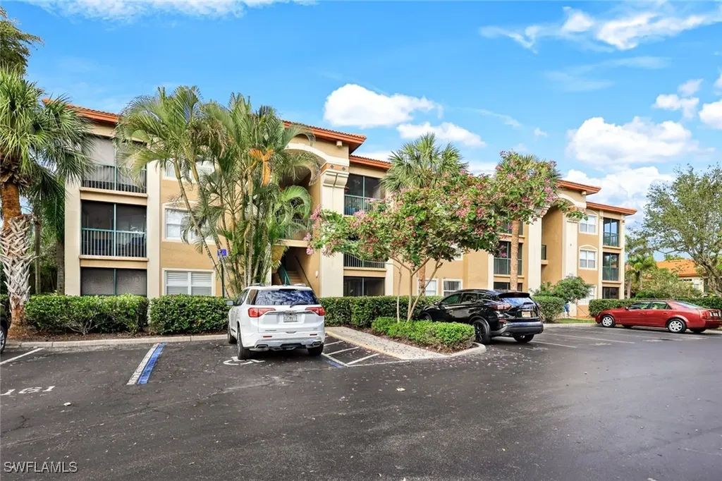 8960 Colonnades Court E Bonita Springs FL 34135