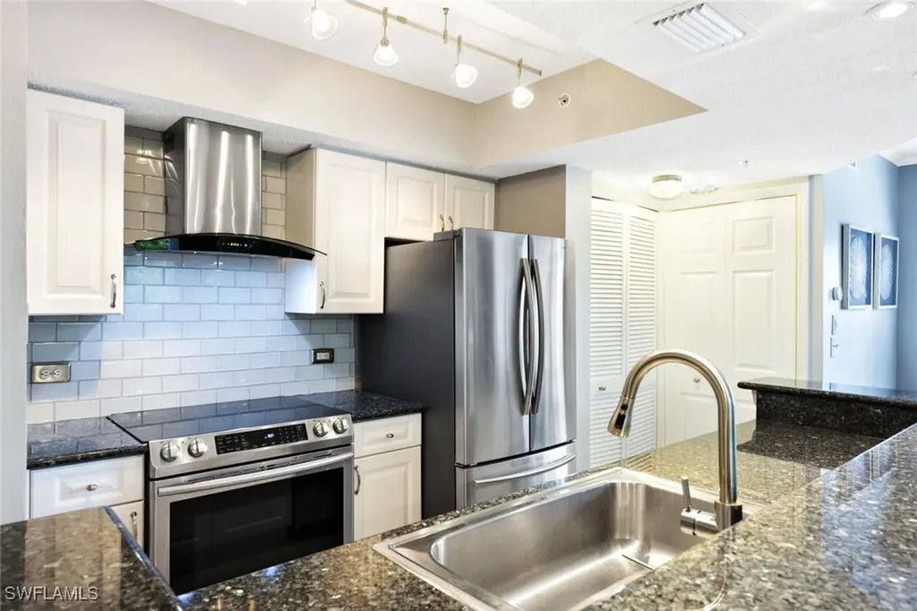 8960 Colonnades Court E Bonita Springs FL 34135