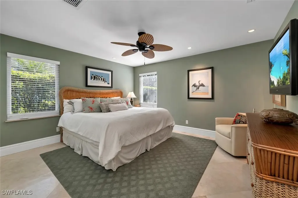 173 Edgemere Way S Naples FL 34105