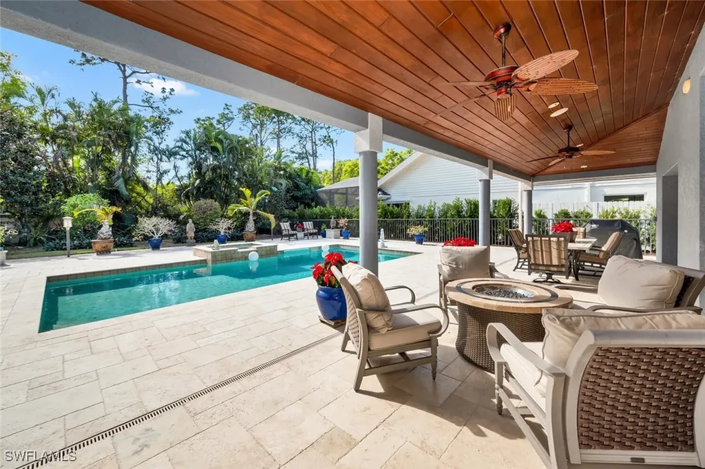 173 Edgemere Way S Naples FL 34105
