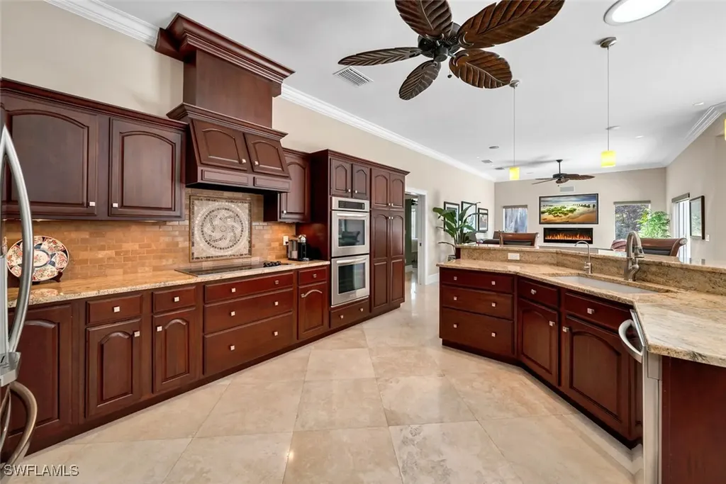 173 Edgemere Way S Naples FL 34105