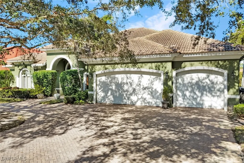 9742 Wilshire Lakes Boulevard Naples FL 34109