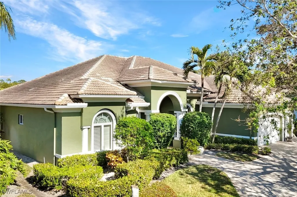 9742 Wilshire Lakes Boulevard Naples FL 34109