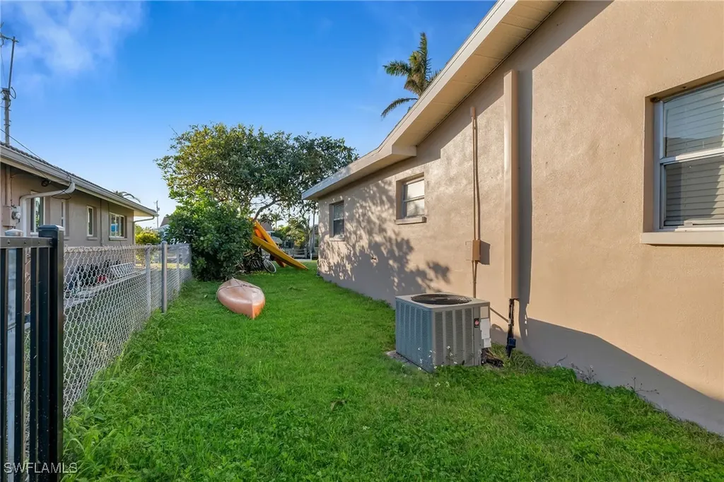 4926 Triton Court W Cape Coral FL 33904