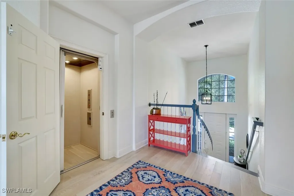 3211 Lancaster Drive Naples FL 34105