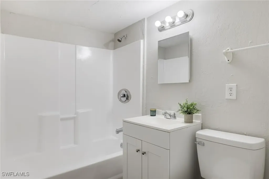 3783 Desoto Avenue Fort Myers FL 33916