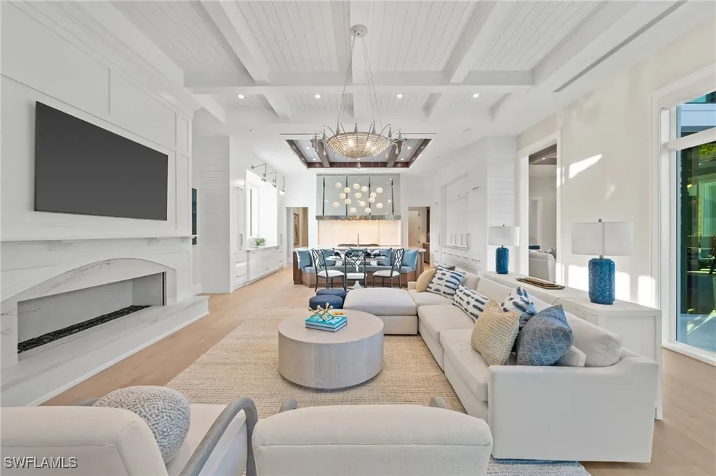 6958 Verde Way Naples FL 34108