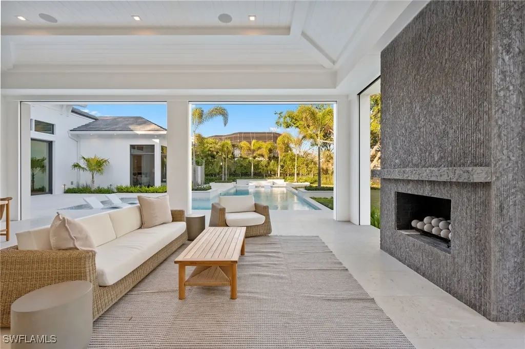 6958 Verde Way Naples FL 34108