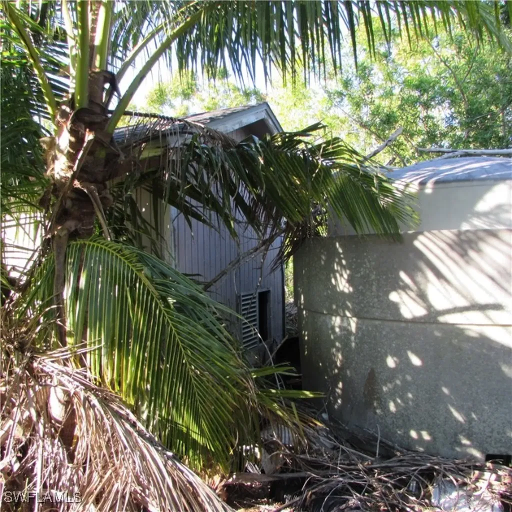 10011 Stringfellow Road St. James City FL 33956