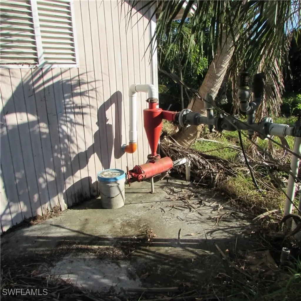 10011 Stringfellow Road St. James City FL 33956