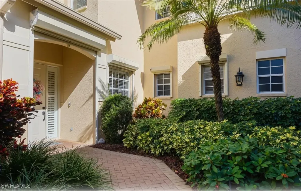 693 Vintage Reserve Circle Naples FL 34119