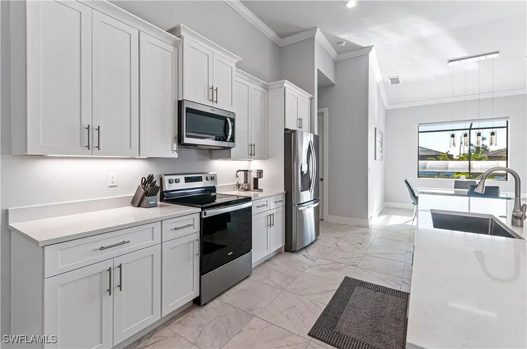 2553 Surfside Boulevard Cape Coral FL 33914
