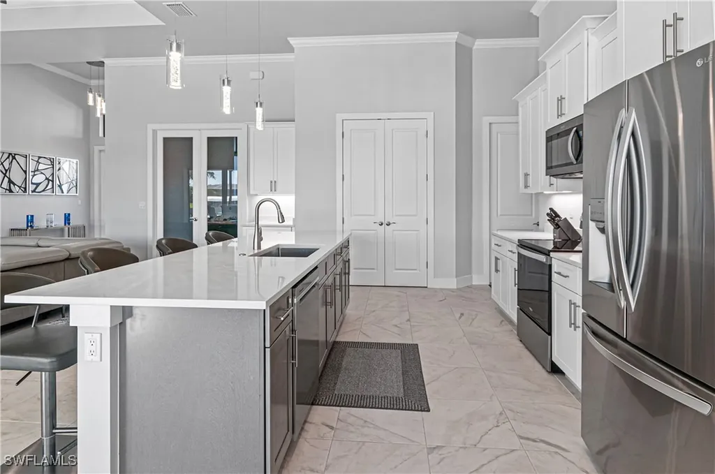 2553 Surfside Boulevard Cape Coral FL 33914