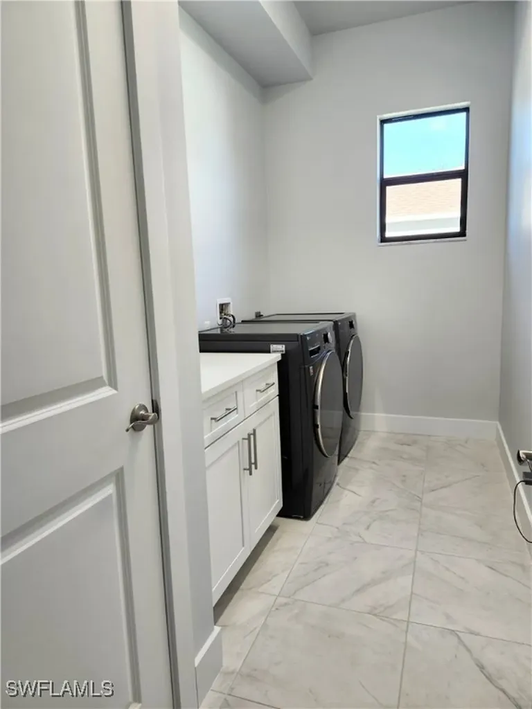 2553 Surfside Boulevard Cape Coral FL 33914