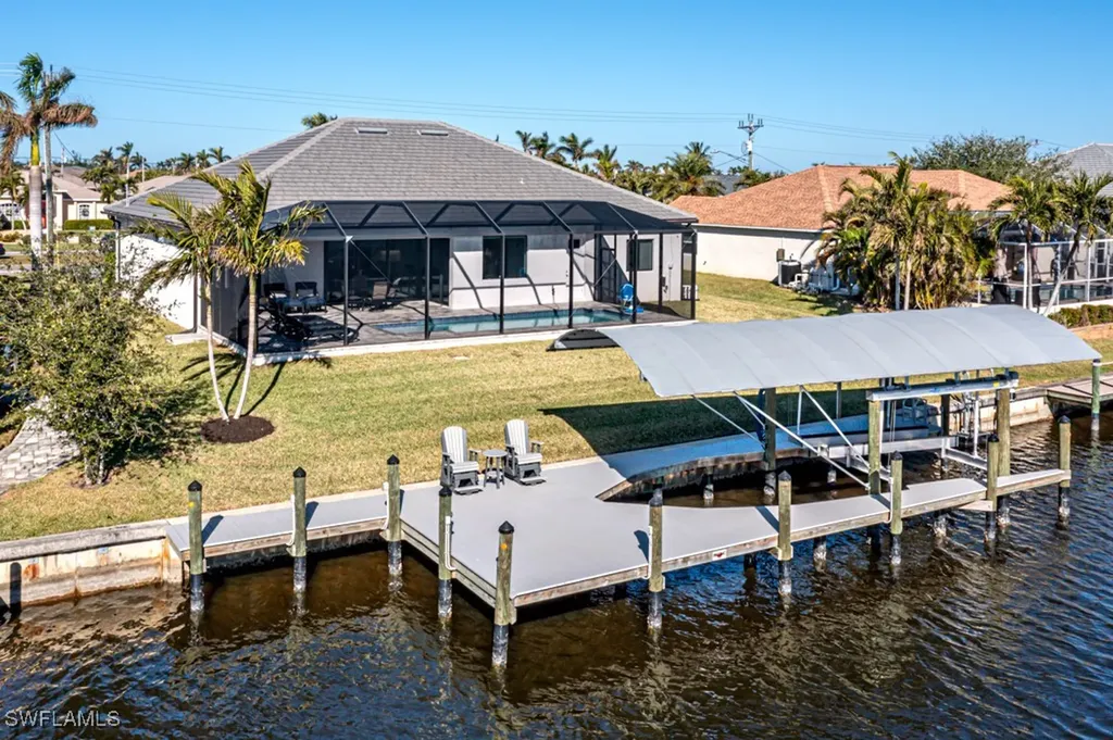 2553 Surfside Boulevard Cape Coral FL 33914