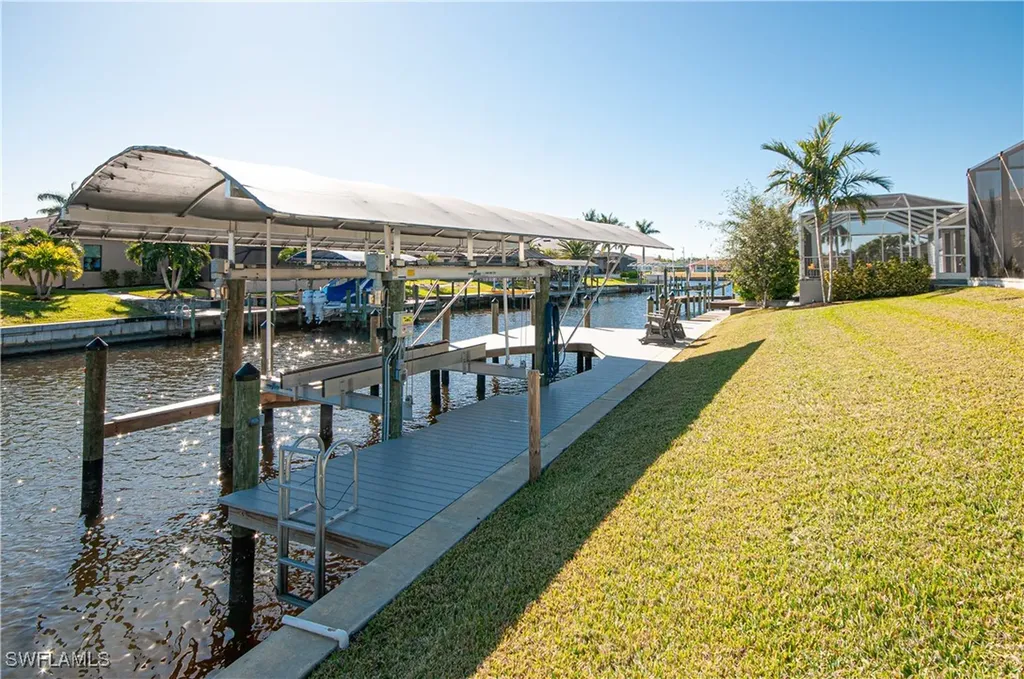 2553 Surfside Boulevard Cape Coral FL 33914