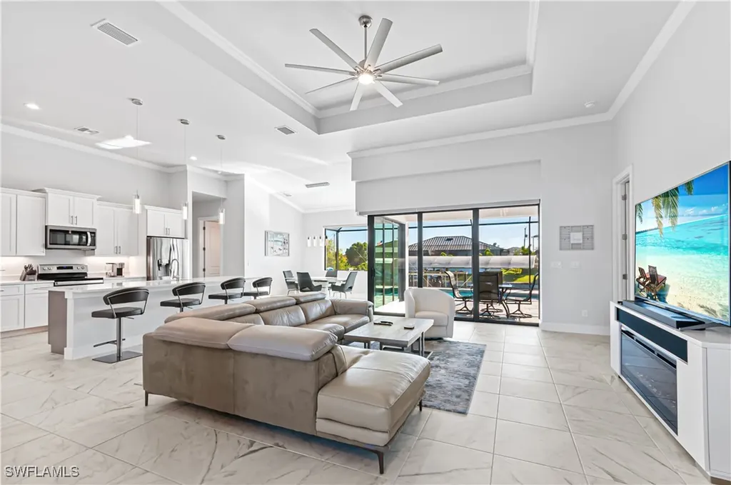 2553 Surfside Boulevard Cape Coral FL 33914