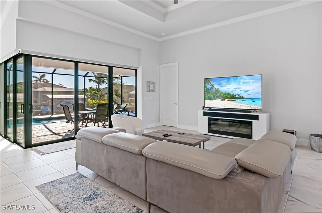 2553 Surfside Boulevard Cape Coral FL 33914