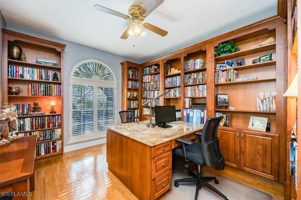807 Turkey Oak Lane Naples FL 34108