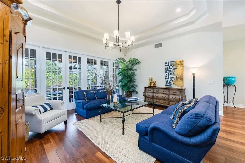 807 Turkey Oak Lane Naples FL 34108
