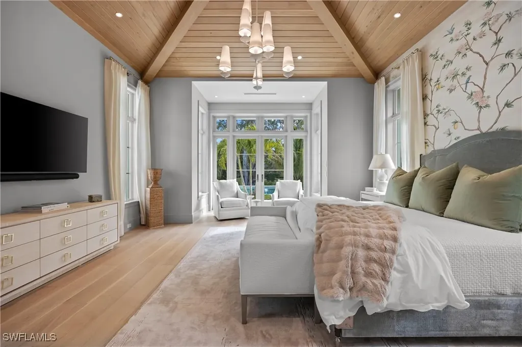 3295 Gordon Drive Naples FL 34102