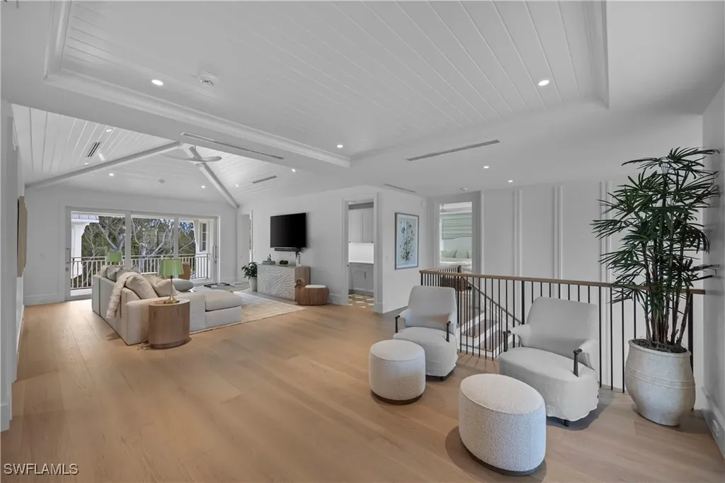 3295 Gordon Drive Naples FL 34102