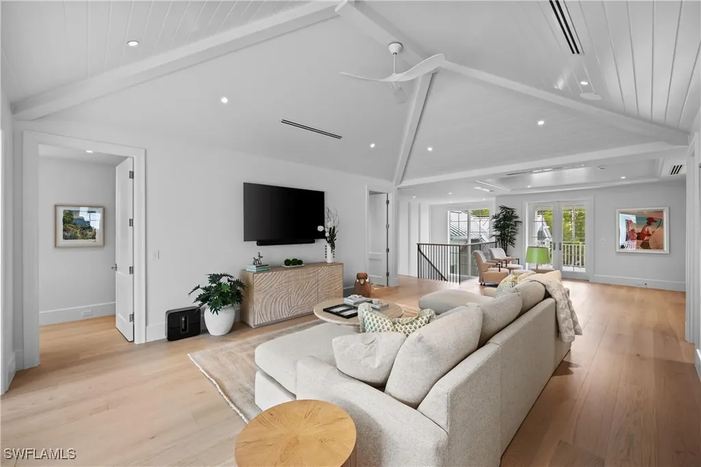 3295 Gordon Drive Naples FL 34102