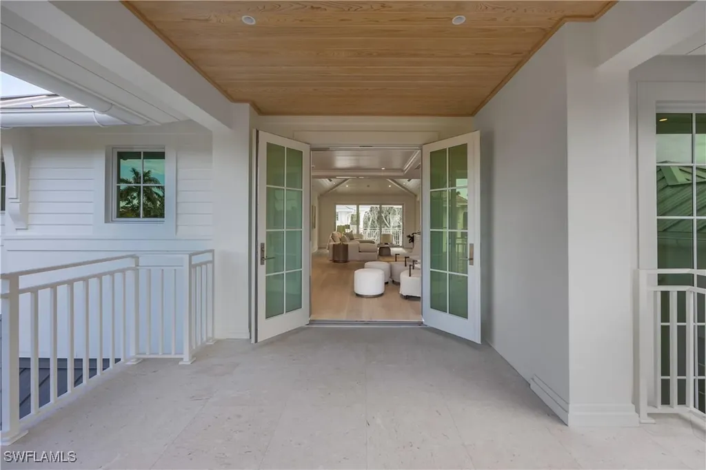 3295 Gordon Drive Naples FL 34102