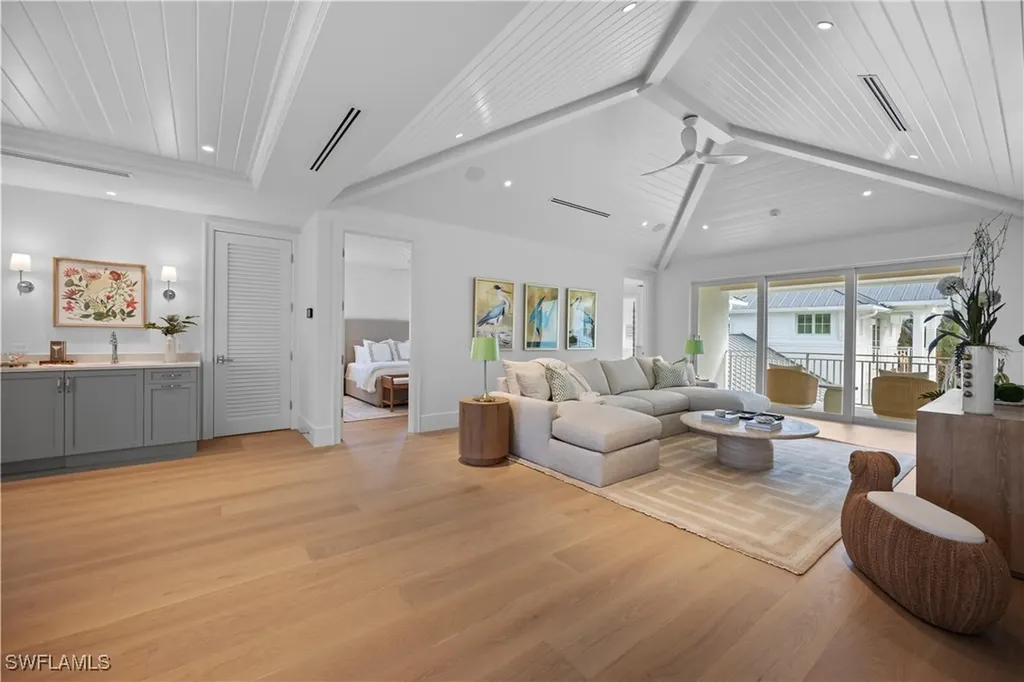 3295 Gordon Drive Naples FL 34102