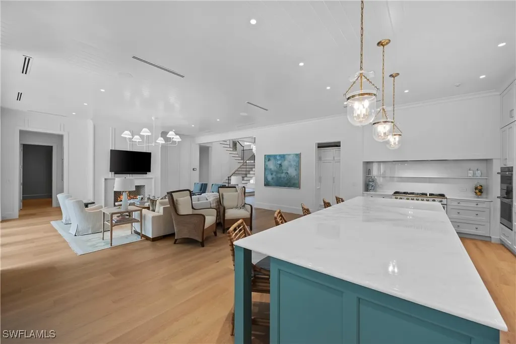3295 Gordon Drive Naples FL 34102